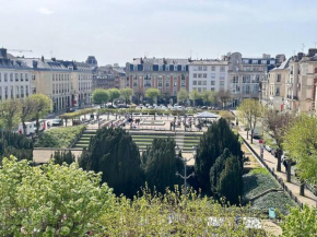 Forum Champagne grand T2 climatisé vue Cathédrale